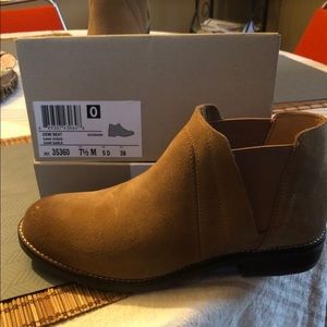 Clark’s Demi beat 7 1/2 sand suede